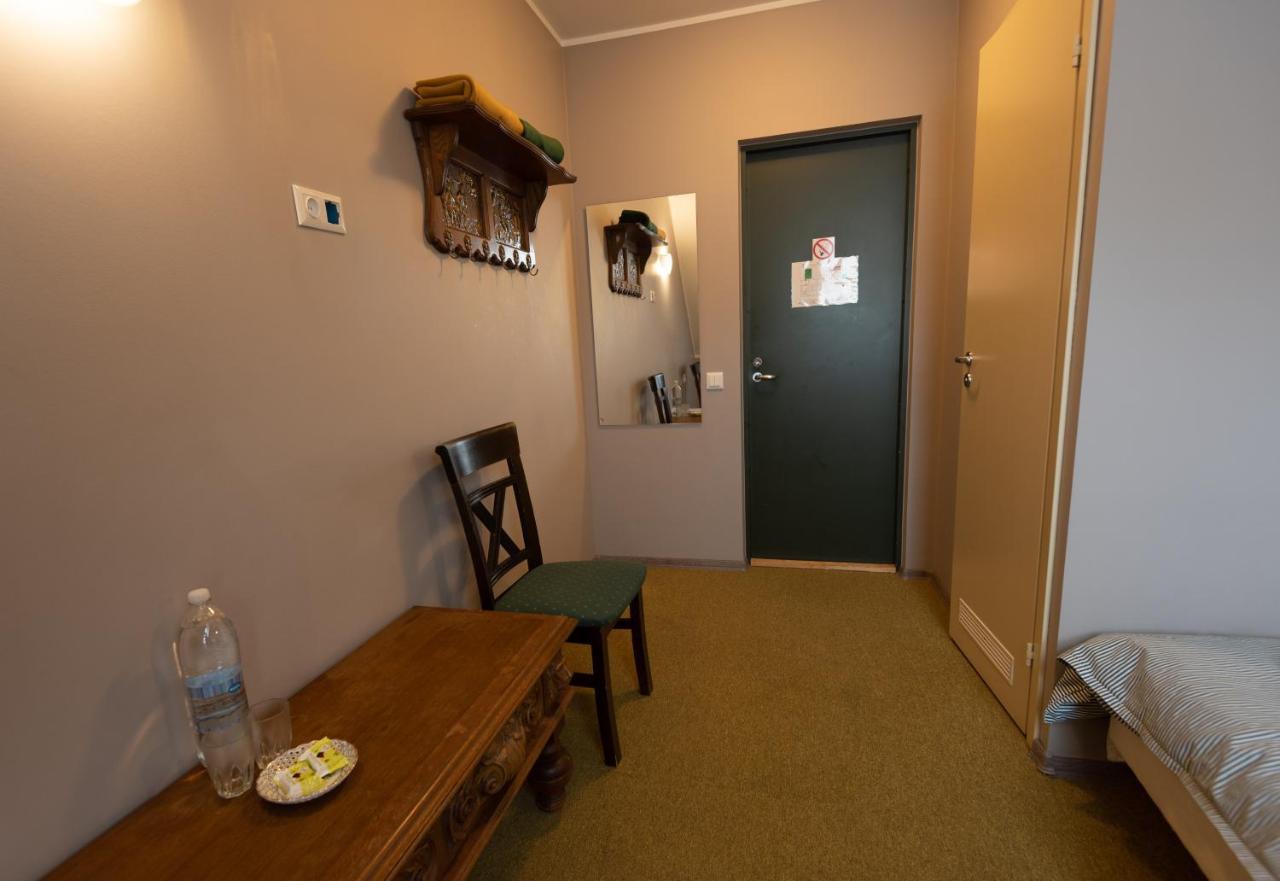 Aiakeskuse Hostel Rakvere Kültér fotó